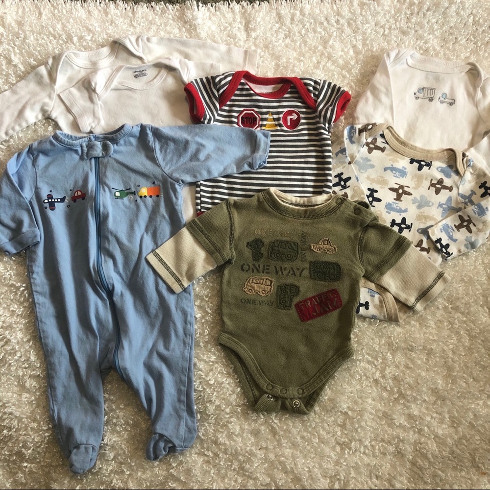 0/3M 7 pc set transportation themed. Boys blue